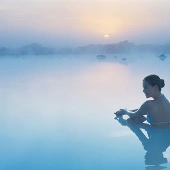 Blue Lagoon - midnight sun