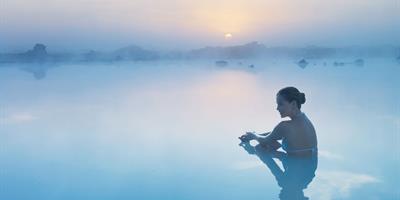 Blue Lagoon - midnight sun