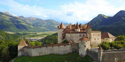 chateau de gruyere in switzerland?400x200;crop