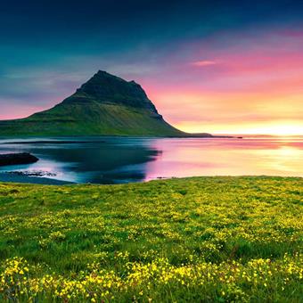 kirkjufell at sunset