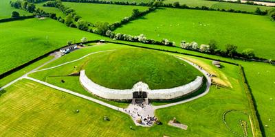 Newgrange, Ireland?400x200;crop