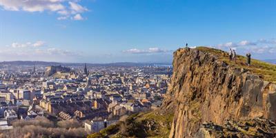 Salisbury Crags by Arthur's Seat ©VisitScotland / Kenny Lam?400x200;crop