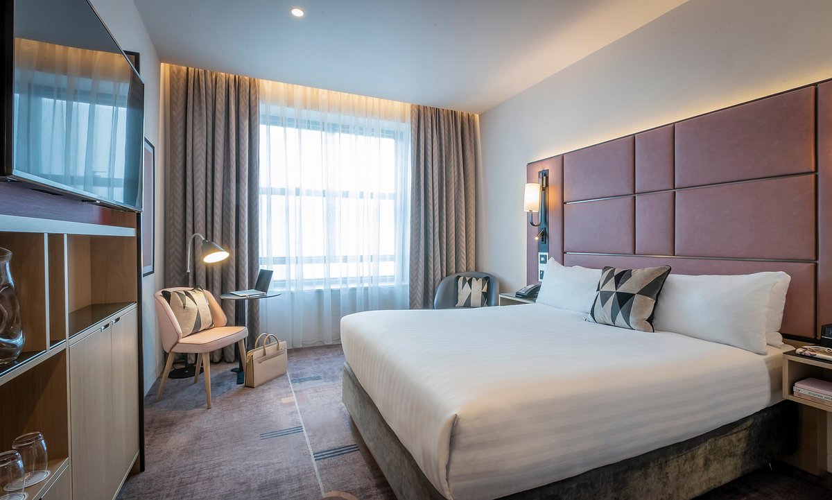 spencer hotel room